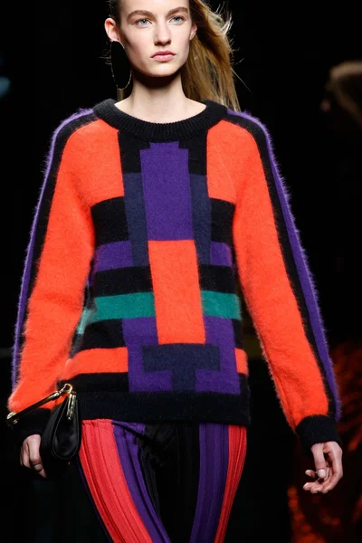 Look 64